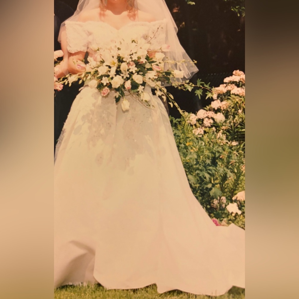 David bridal wedding dress. Worn once
Detachable dress
5’2” 125lb - Picture 9 of 13